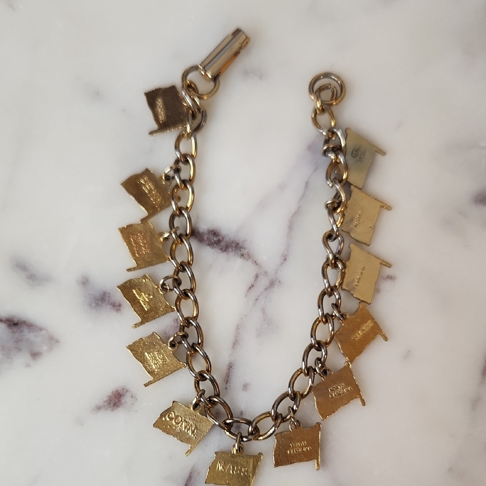Vintage | 13 Original Colonies | State Flag | Charm Bracelet | Goldtone - Picture 3 of 3